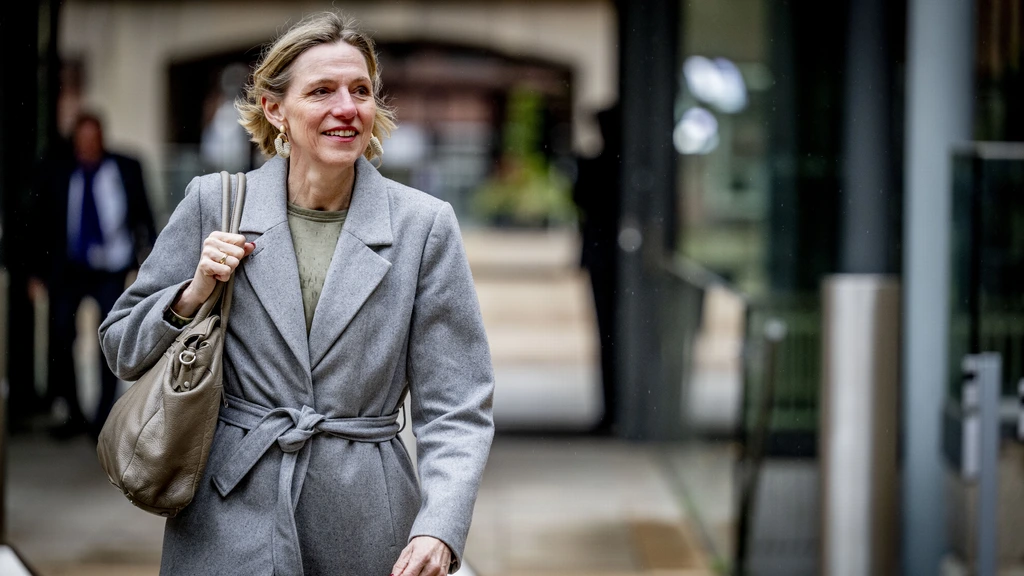 Kabinet stelt tussenpersoon aan uit ongenoegen over sluiting zorgvilla’s Kabinet stelt tussenpersoon aan uit ongenoegen over sluiting zorgvilla’s