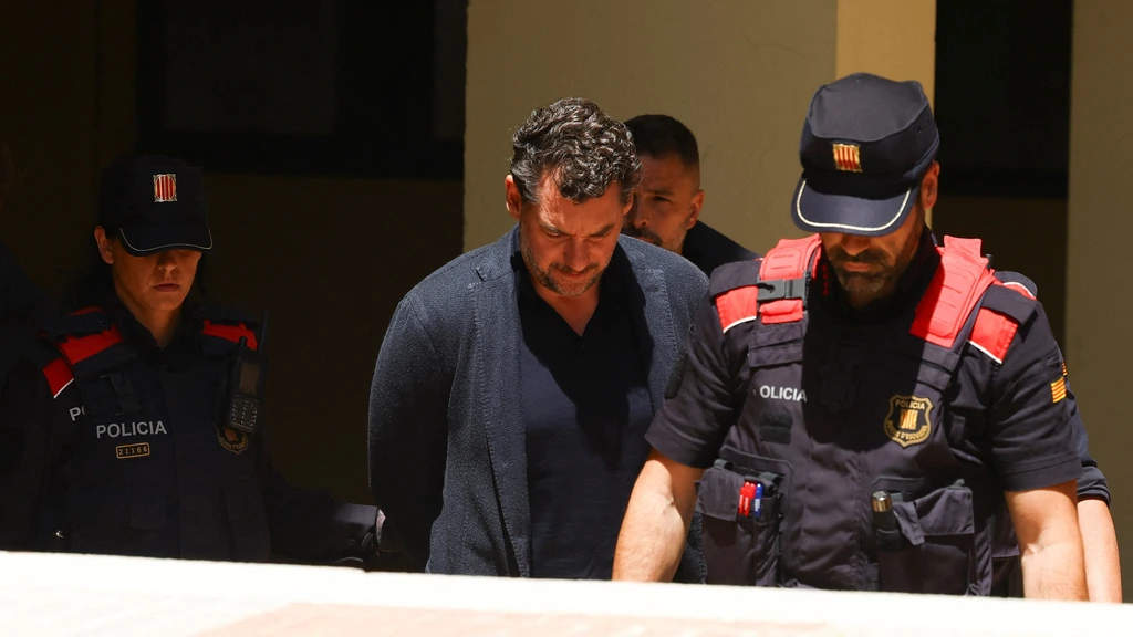 Foto: Zoon oprichter modeketen Mango verdacht van dood vader die van klif viel