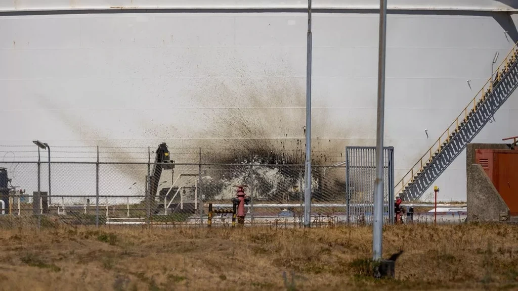 Dode en gewonden bij explosie in Rotterdamse haven