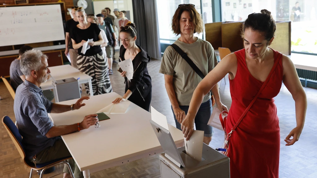 Meerderheid Zwitsers stemt tegen maximumaantal inwoners, blijkt uit exitpoll Meerderheid Zwitsers stemt tegen maximumaantal inwoners, blijkt uit exitpoll