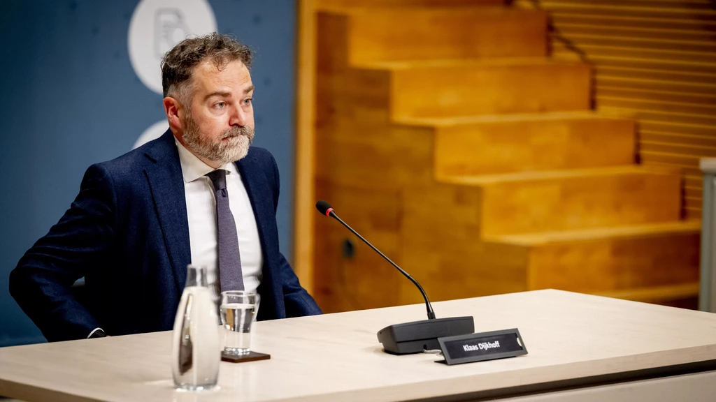 Kamer moest mee in de snelheid • Oud-griffier Simone Roos gehoord