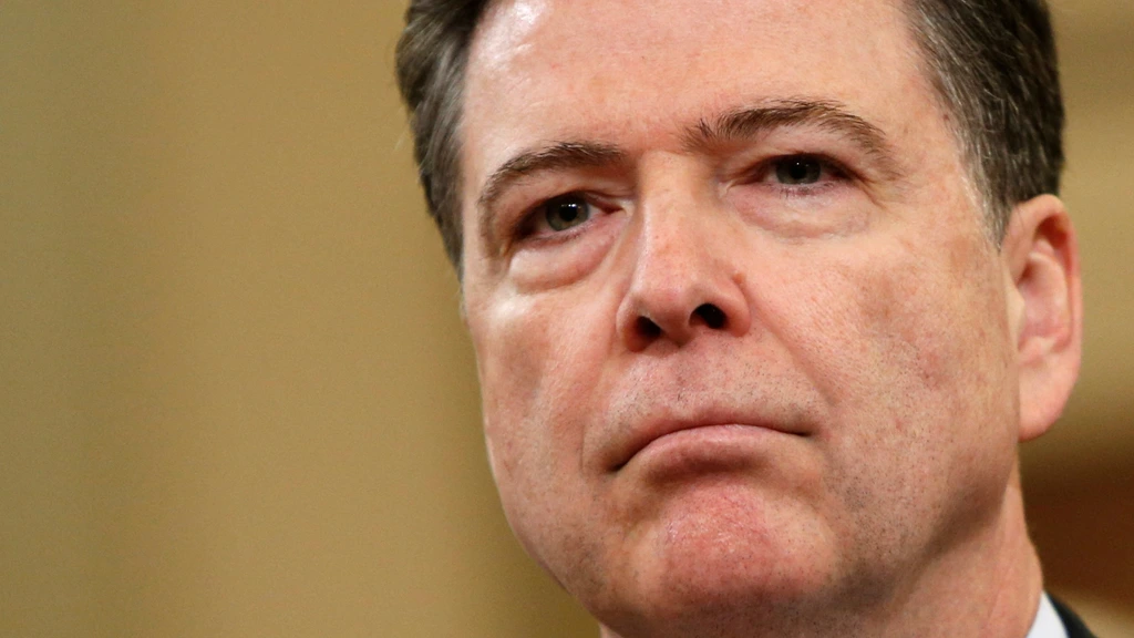 Foto: Oud-FBI-directeur Comey opnieuw aangeklaagd, dit keer om 'schelpendoodsbedreiging'