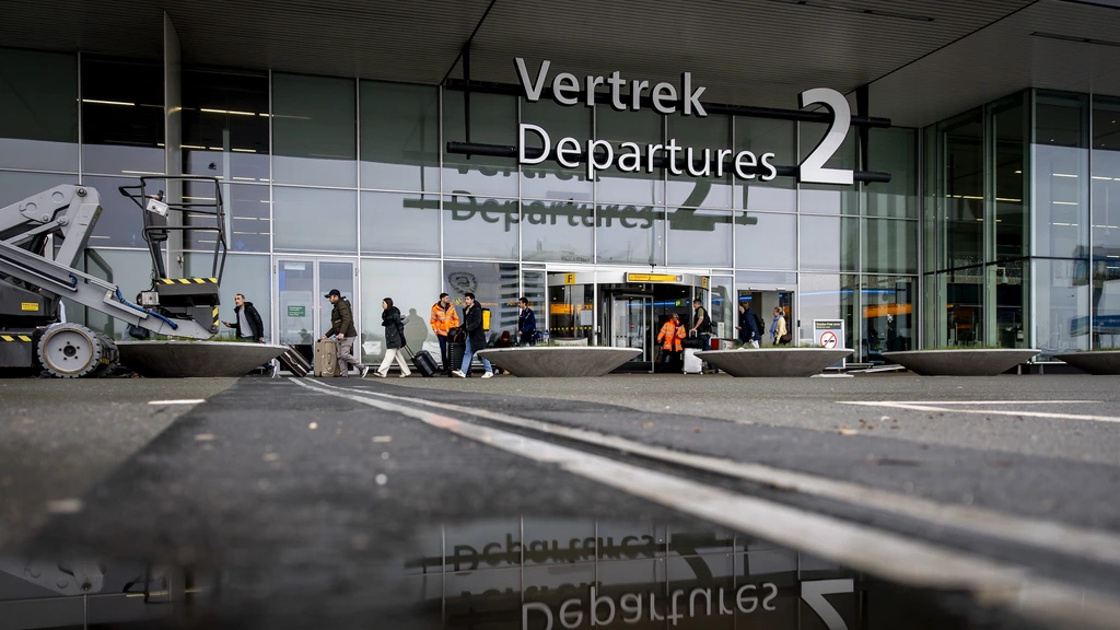 Drukte op Schiphol valt vooralsnog mee: 'business as usual'