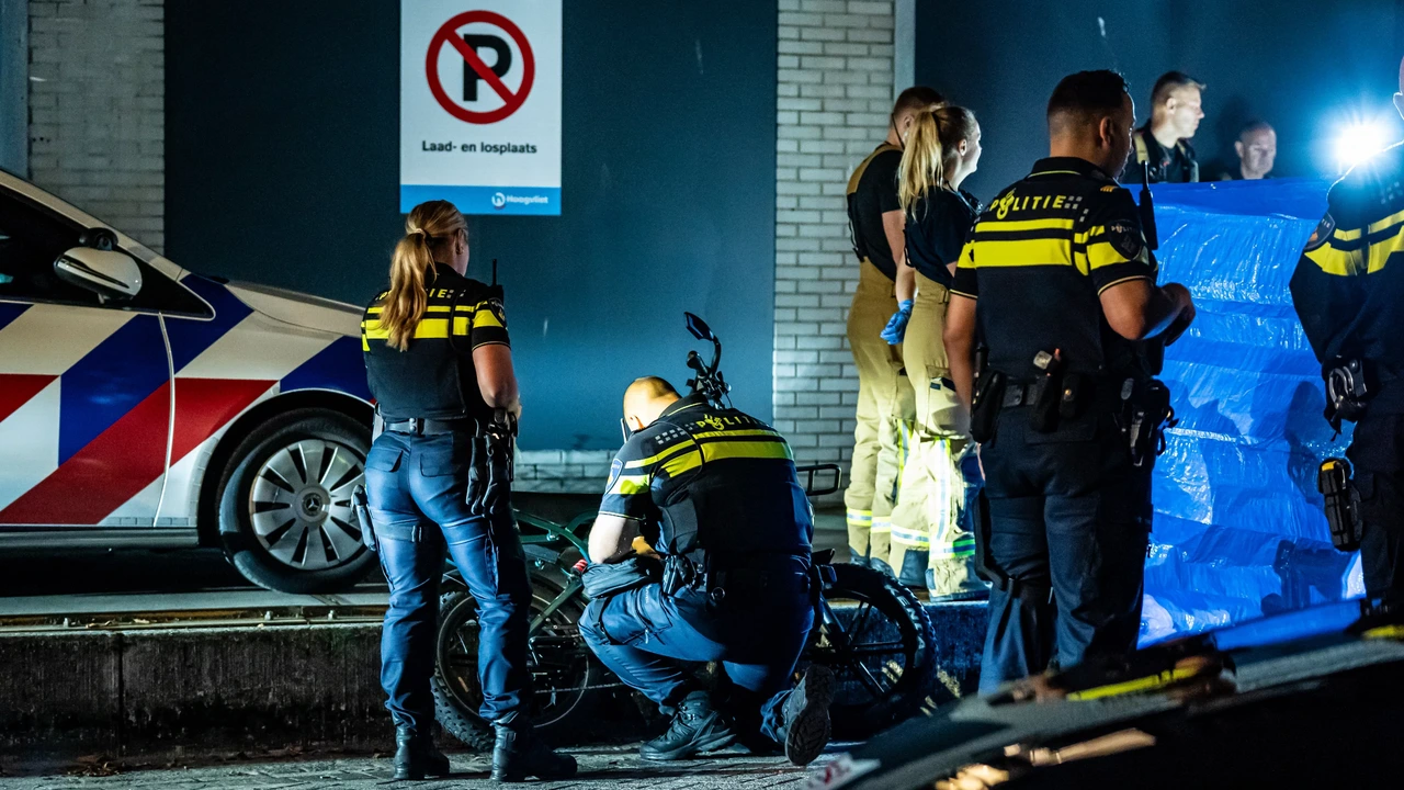 Overleden man in Rotterdam werd door politie tegen de grond gewerkt