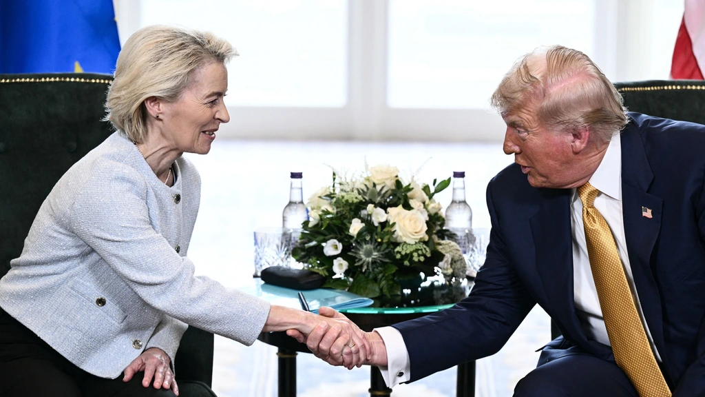 De Amerikaanse president Trump en Von der Leyen vandaag