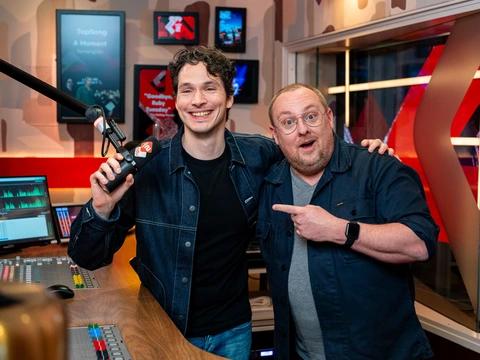Grote radiotransfer: presentatoren Roodbeen en Kijk in de Vegte naar ...