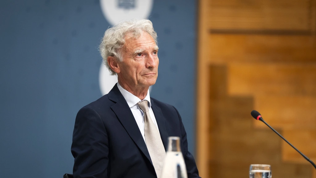 Rosenmöller van VO-raad was ‘onaangenaam verrast’ door sluiten scholen • ‘Doe het nooit meer’ Rosenmöller van VO-raad was ‘onaangenaam verrast’ door sluiten scholen • ‘Doe het nooit meer’
