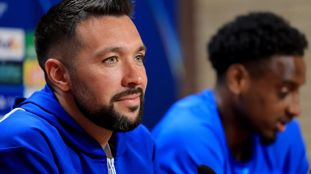 Porto is dol op coach Farioli: 'Hij geeft vertrouwen en is streng op een goeie manier'