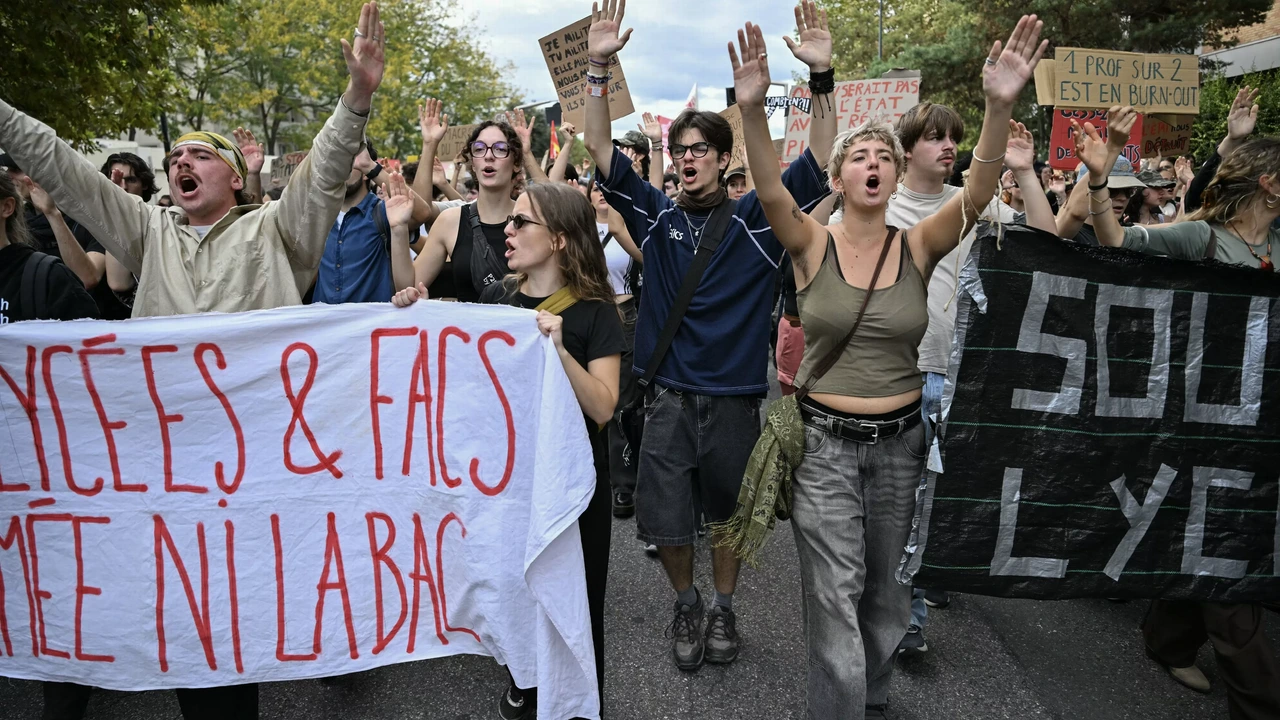 Frans scholierenprotest groeit uit tot bredere volksbeweging: ‘Dit geeft hoop’