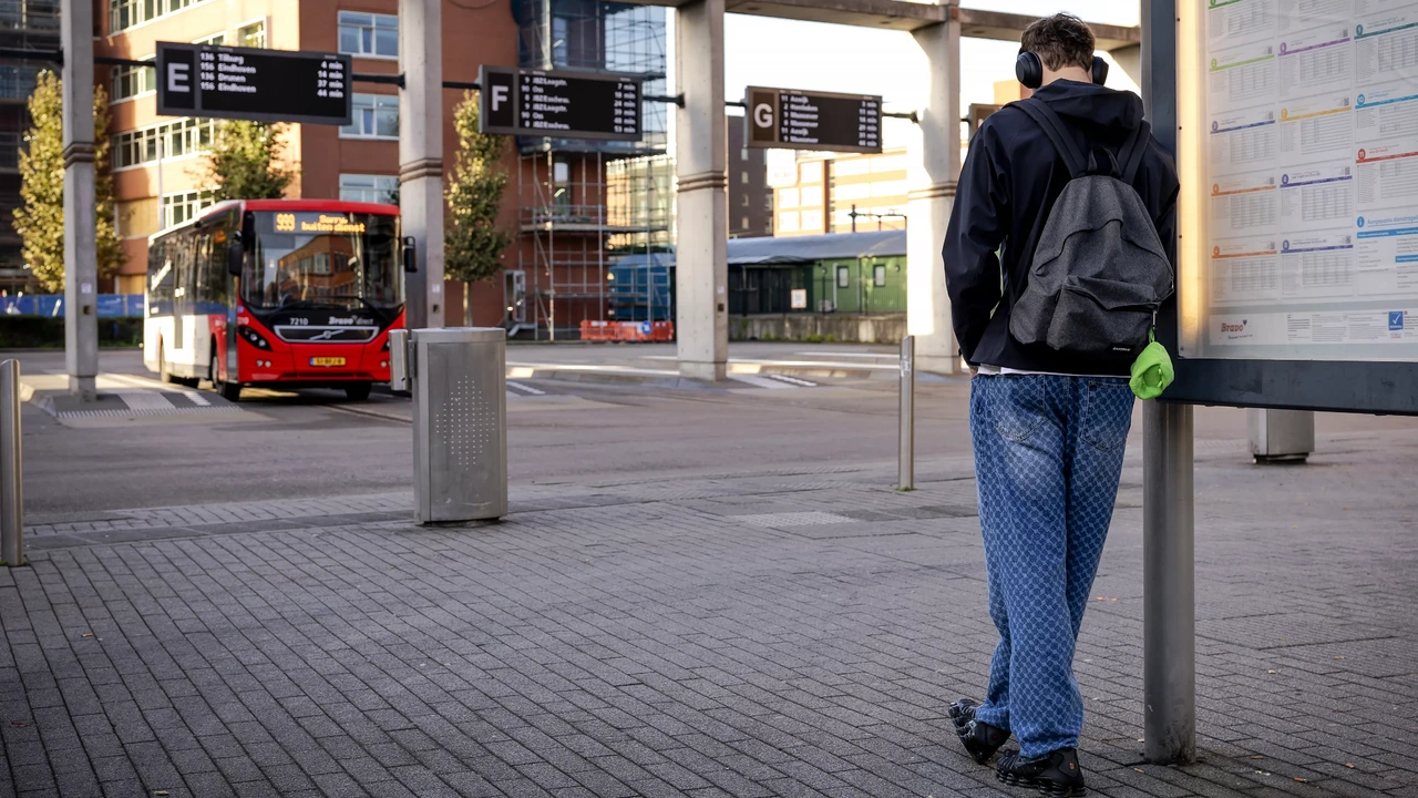 Donderdag opnieuw minder openbaar vervoer door staking streekvervoer Donderdag opnieuw minder openbaar vervoer door staking streekvervoer