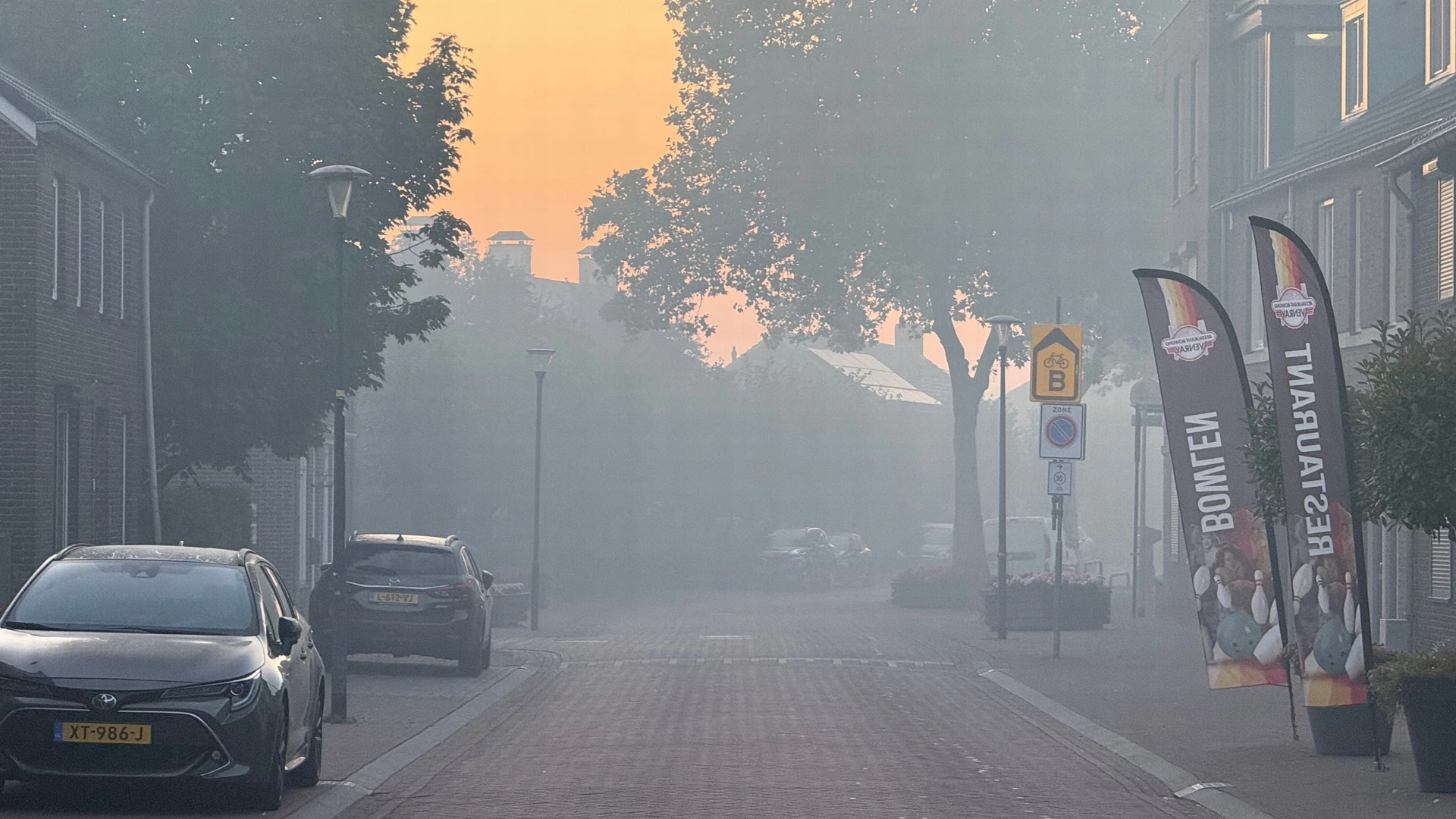 Rook van nasmeulende brand hangt nog steeds in Venray en Oostrum