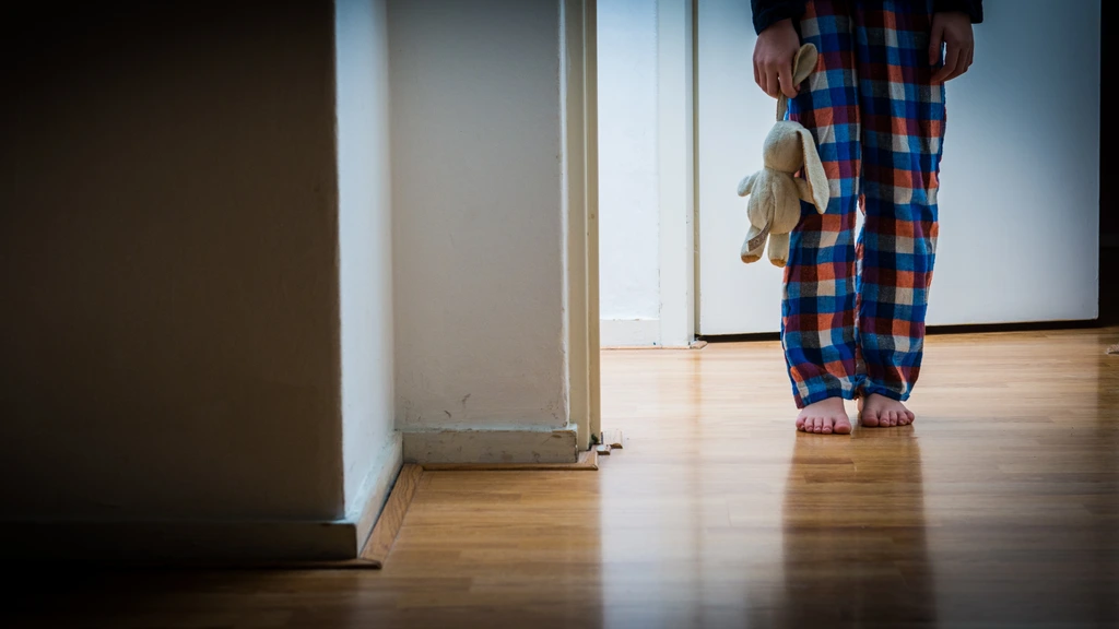 Foto: Twee kinderen zeer ernstig mishandeld door moeders uit Stadskanaal