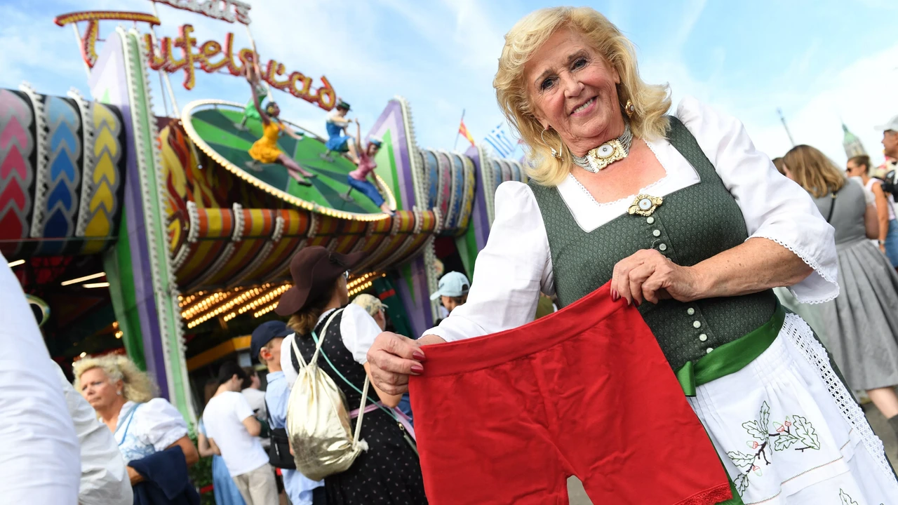 Fietsbroek moet vrouwen op Oktoberfest beschermen tegen filmen onder rokken Fietsbroek moet vrouwen op Oktoberfest beschermen tegen filmen onder rokken