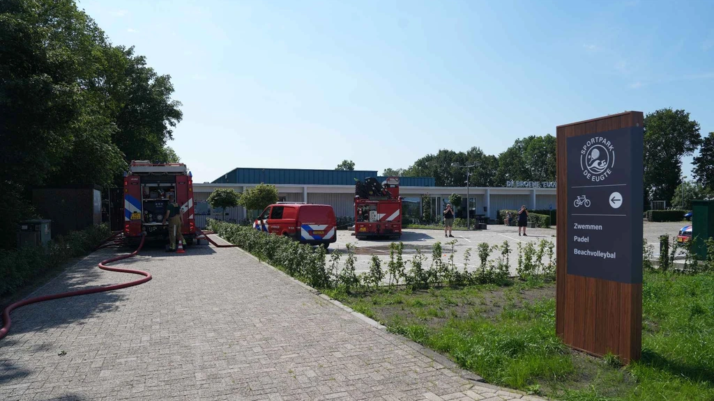 Zwembad Staphorst ontruimd na vrijkomen hypochloriet Zwembad Staphorst ontruimd na vrijkomen hypochloriet