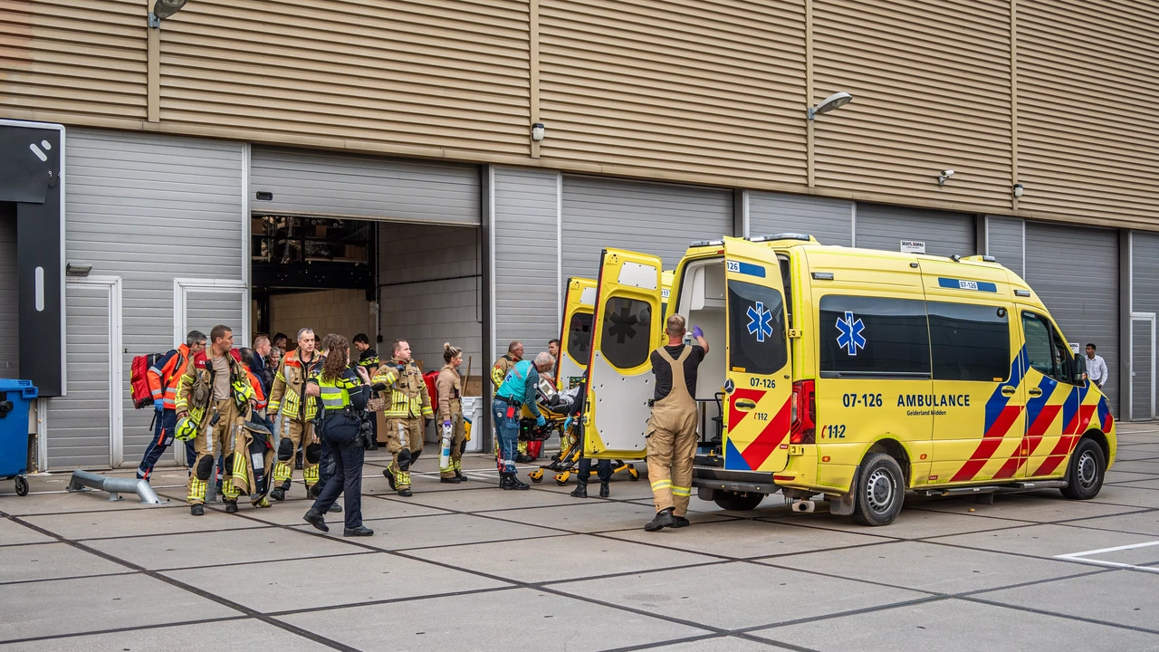 Vrouw overleden na ongeluk op kerstshow Duiven, politie doet onderzoek Vrouw overleden na ongeluk op kerstshow Duiven, politie doet onderzoek
