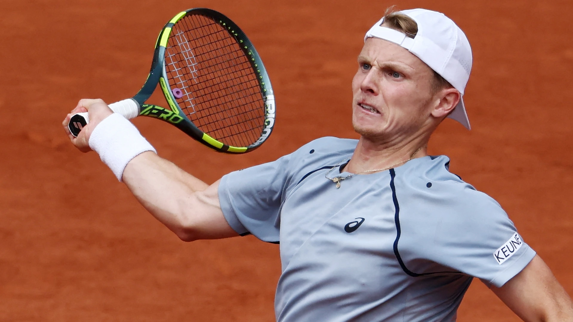 De Jong knokt hard op Roland Garros, maar ziet Zverev ruime voorsprong nemen