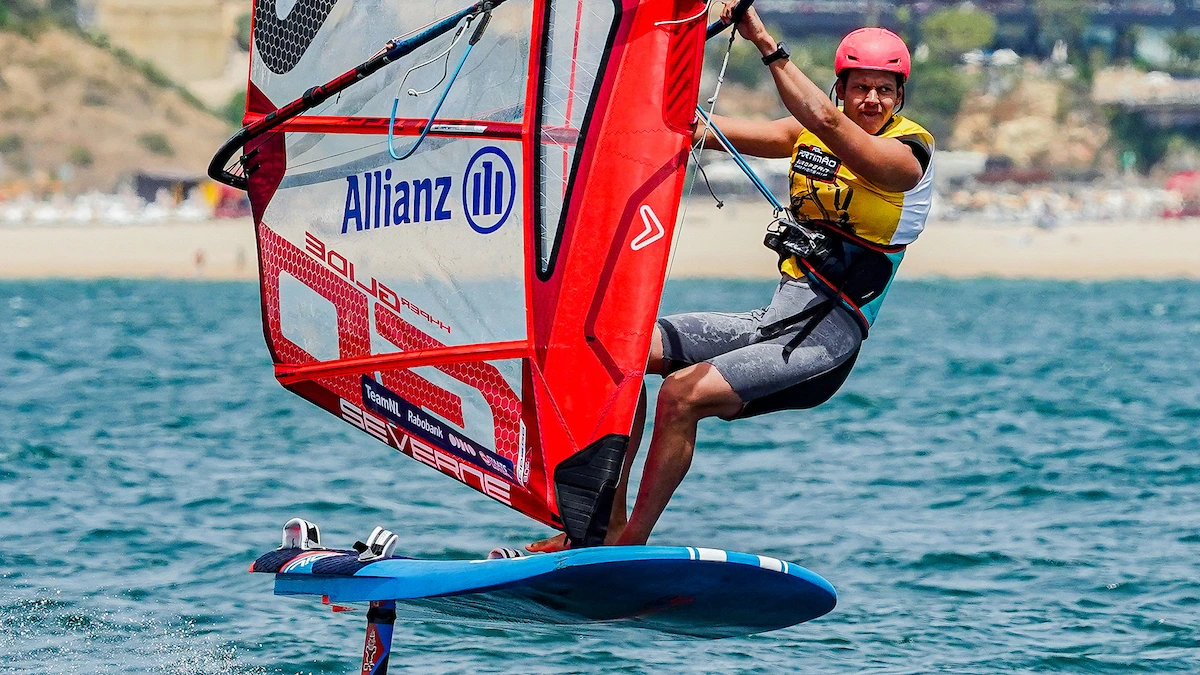 Van Opzeeland pakt in Portimão opnieuw Europese titel in IqFoil-klasse