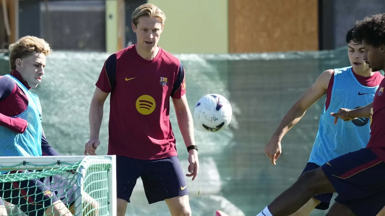 Photo: NOS Frenkie de Jong and Raphinha Return to Barcelona Training Ahead of Real Betis Clash