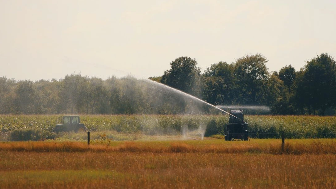 Droogte leidt nu ook in delen Overijssel tot beregeningsstop Droogte leidt nu ook in delen Overijssel tot beregeningsstop