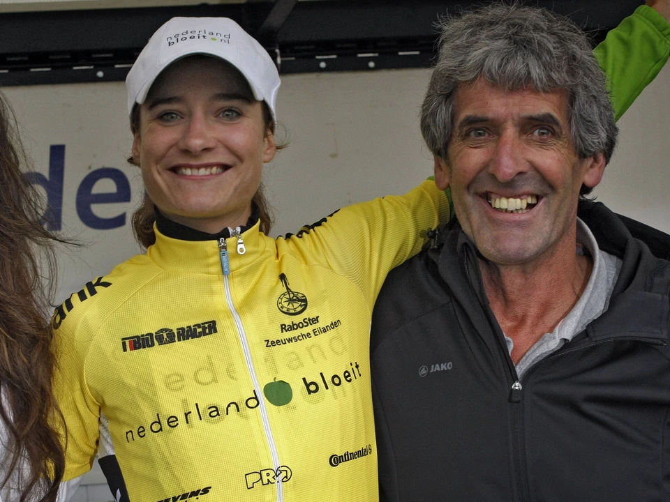 Als Marianne Vos fietste, was vader Henk (1948-2026) er met de camper  altijd bij