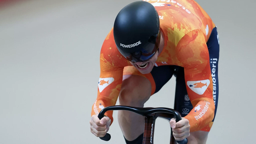 Lavreysen soeverein naar finale keirin op WK baanwielrennen