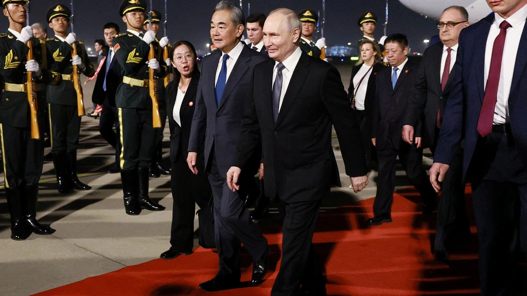 Foto: Poetin in China geland voor tweedaags bezoek