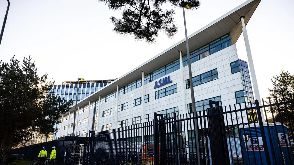 Foto: FNV: honderden ASML-medewerkers last van hoofdpijn en ademhalingsproblemen