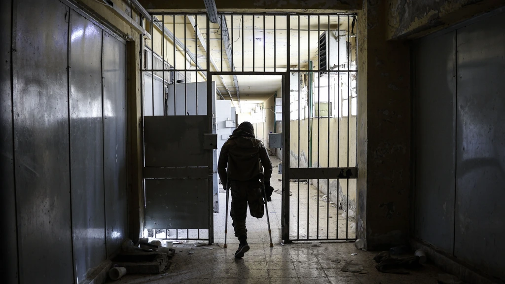 Syrische handlanger Assad krijgt 26 jaar cel van Nederlandse rechter Syrische handlanger Assad krijgt 26 jaar cel van Nederlandse rechter