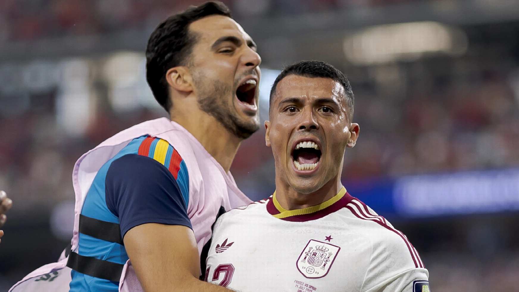 Overtuigend Spanje legt Franse sterrenaanval lam en gaat naar WK-finale
