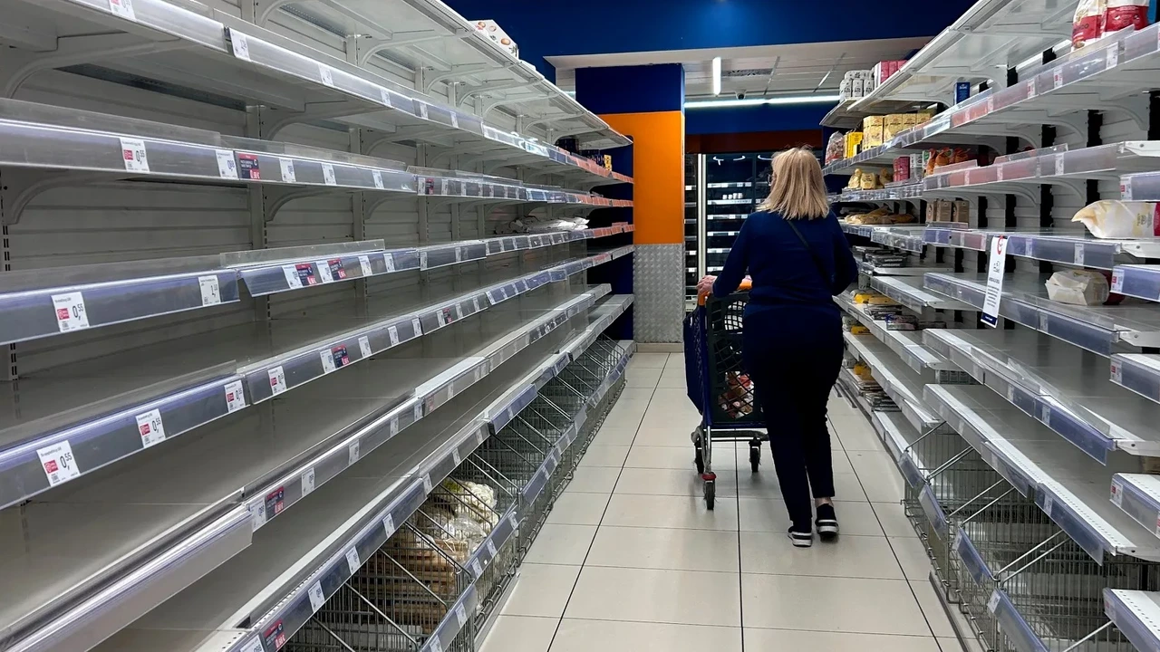 Lege schappen in Italië door wegblokkades van vrachtwagenchauffeurs