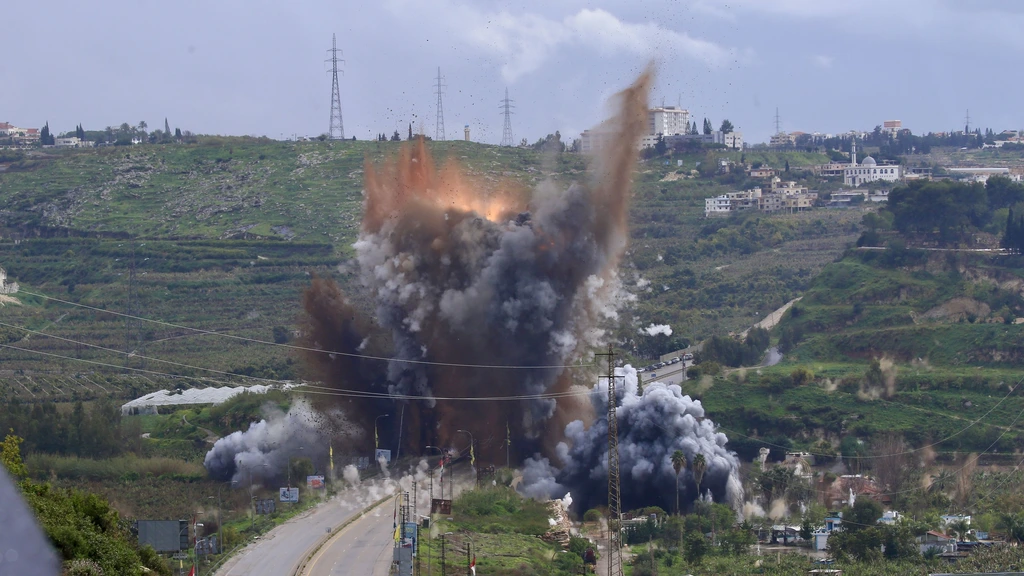 Israël bombardeert brug in Libanon • Iran raakt opnieuw doelen in Israël