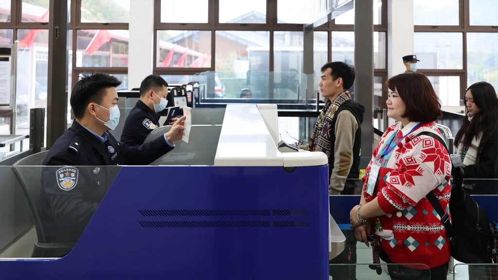 Foto: Controle boven alles: nog moeilijker voor Chinezen om hun land uit te reizen