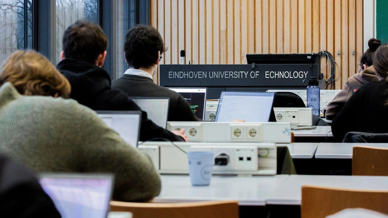 Student TU Eindhoven is land uit na uitbrengen Hitlergroet in collegezaal