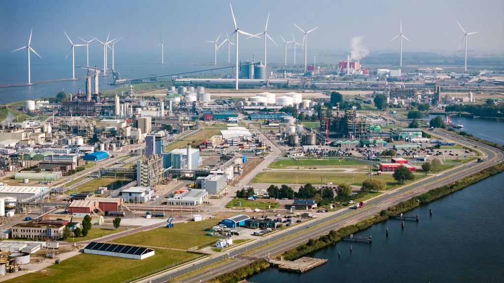 ‘Gronings chemiebedrijf liet illegaal zoutafval dumpen rond Nederlands-Belgische grens’ ‘Gronings chemiebedrijf liet illegaal zoutafval dumpen rond Nederlands-Belgische grens’