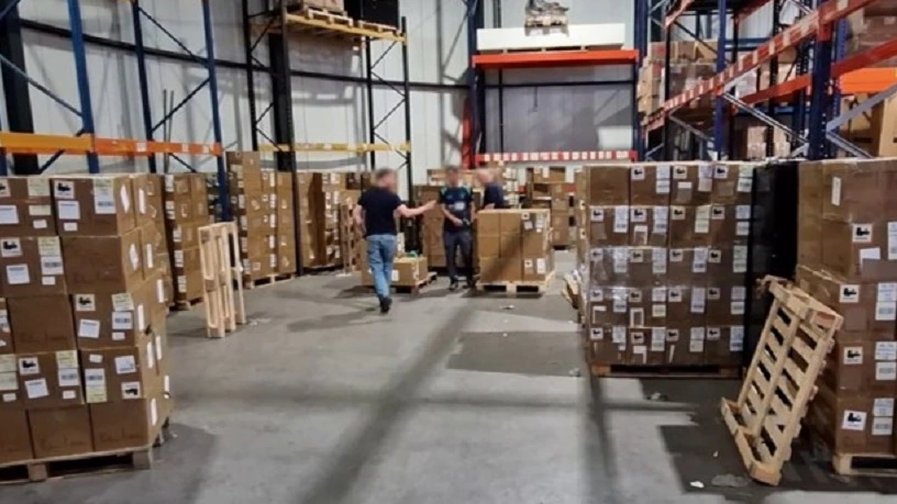 NVWA neemt honderdduizenden illegale vapes en zakjes snus in beslag