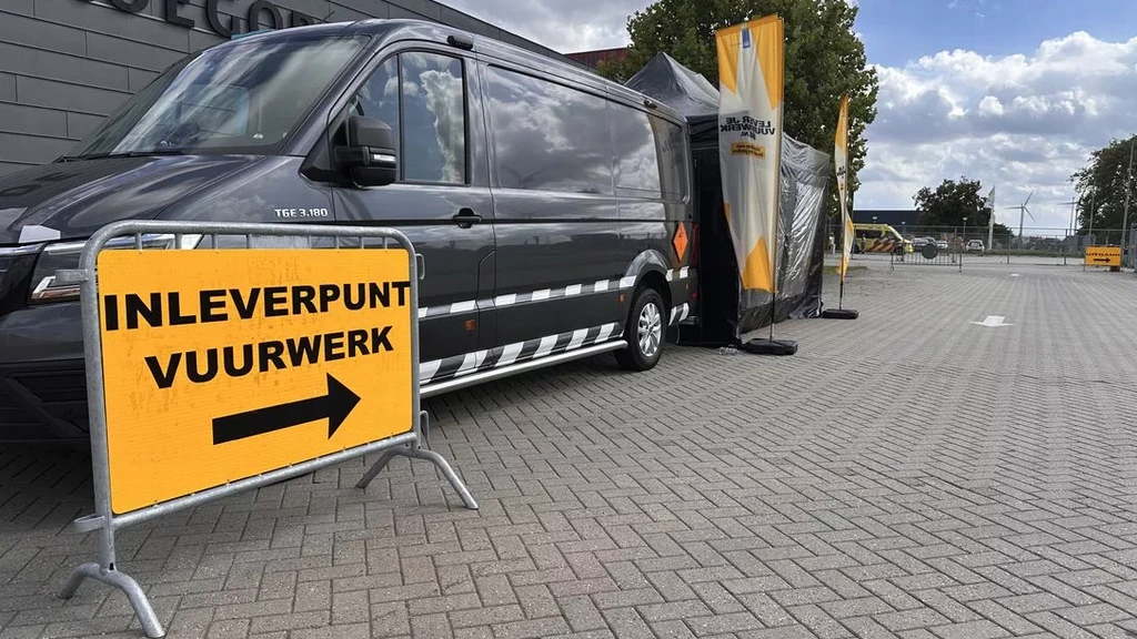 Foto: Van vuurpijl tot grote fontein: inzameling van verboden vuurwerk is begonnen