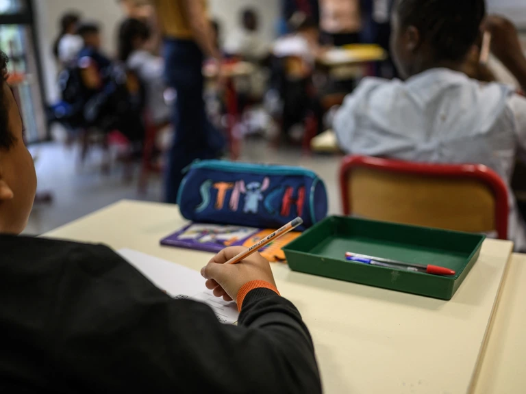 Onderzoek naar geweld en seksueel misbruik op meer dan honderd scholen in Parijs