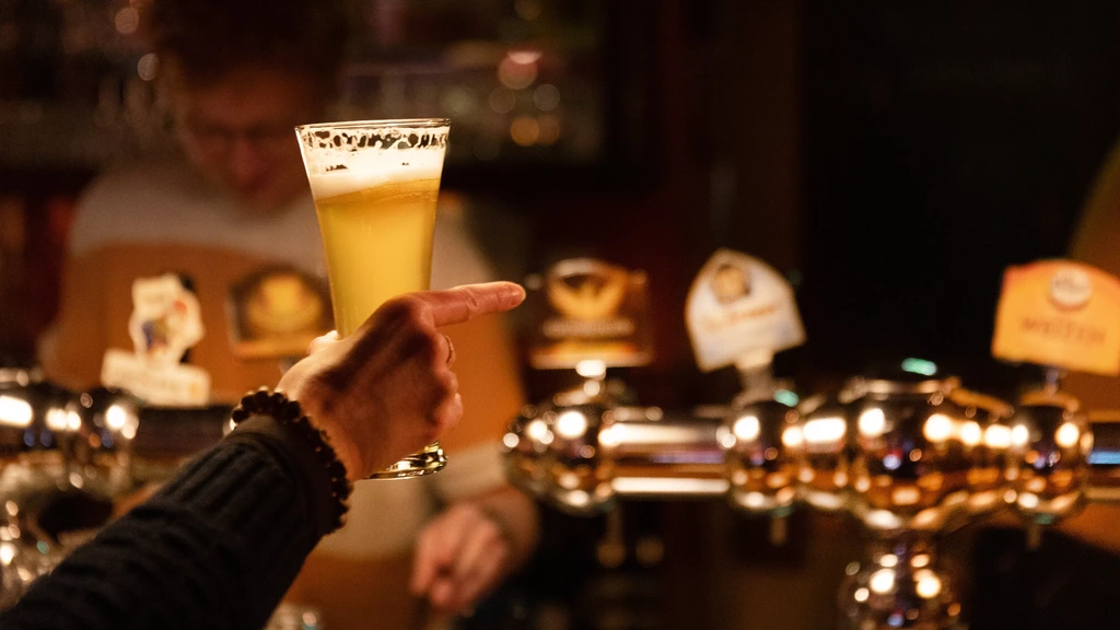 Alcoholwaarschuwing verdeelt Belgen: belangrijk advies of betuttelend?
