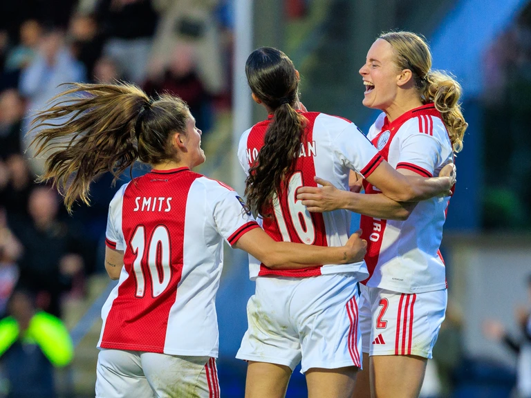 PSV heeft beste grasmat van Nederland, Feyenoord na elf jaar van troon gestoten