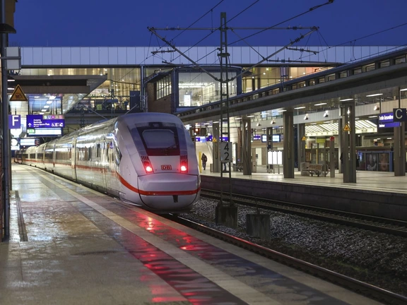 Nieuwe trein naar Parijs, reis vanaf Amsterdam duurt ruim zeven uur