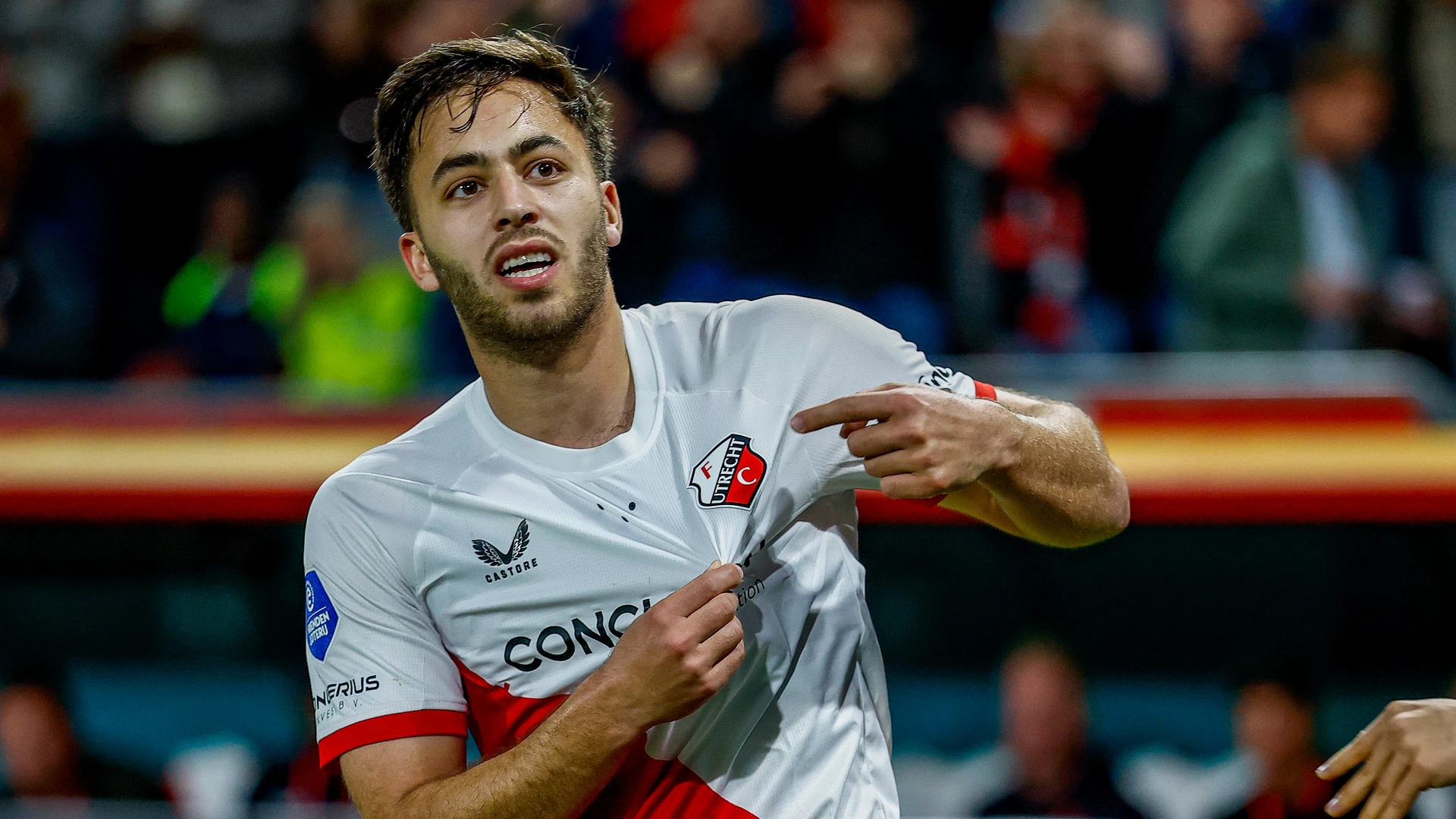 Utrecht leidt tegen Heerenveen (3-2) • Wie speelt finale tegen Ajax?