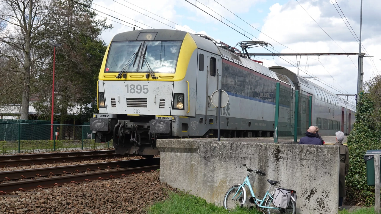 Man loses leg after backpack catches on departing train in Belgium