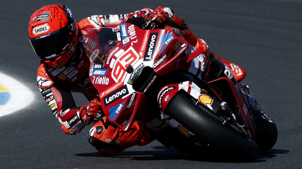 Marc Márquez mist twee wedstrijden door voetbreuk na val in sprintrace ...