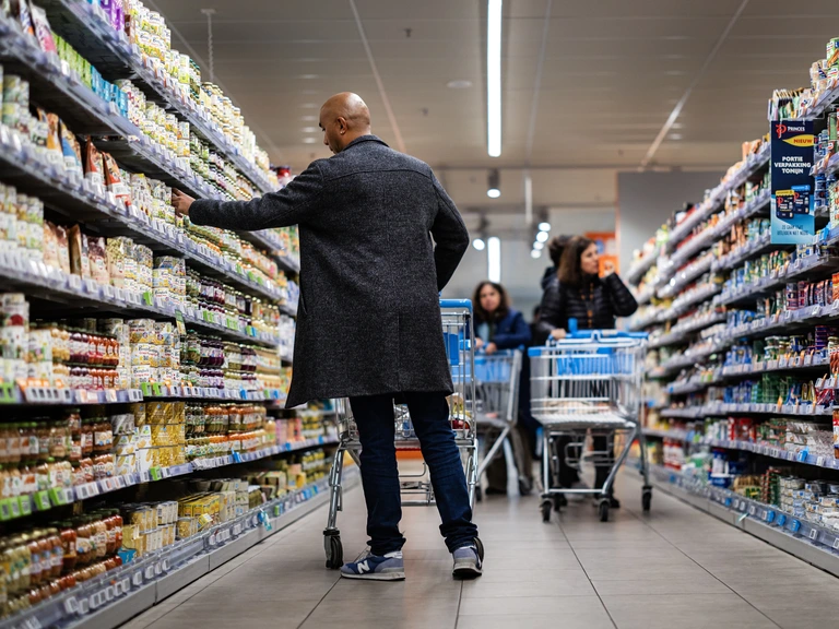 Blokkade Straat van Hormuz drijft inflatie op: boodschappen mogelijk 7 procent duurder begin 2027 — image 3