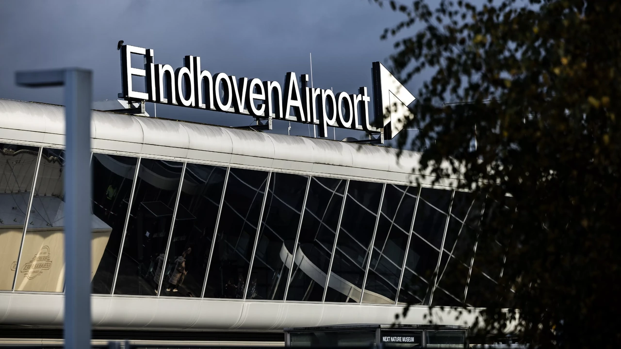 Explosieven uit WO II gevonden op Eindhoven Airport Explosieven uit WO II gevonden op Eindhoven Airport