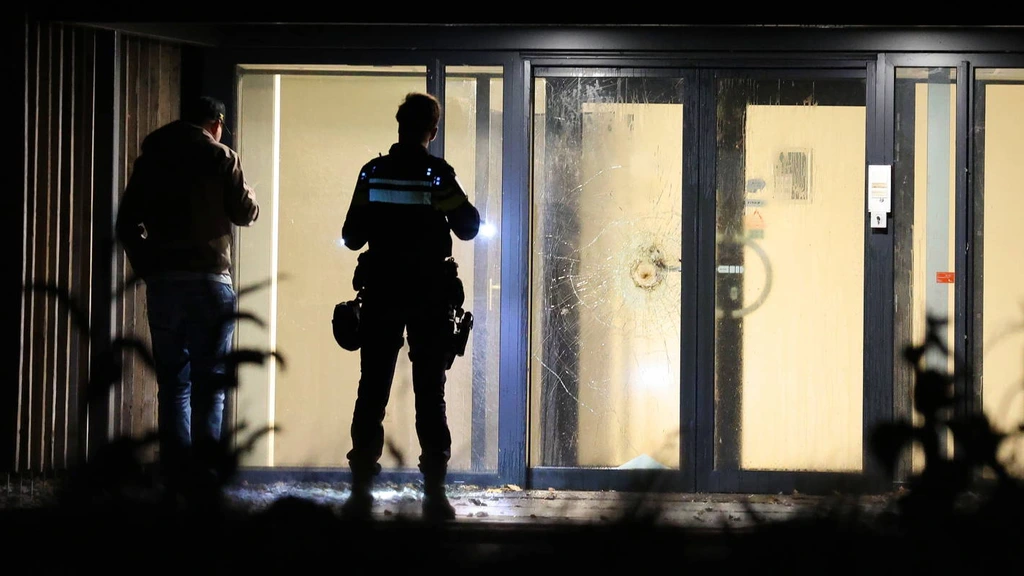 Foto: Explosie bij pand waar gemeente Den Bosch asielzoekers wil opvangen