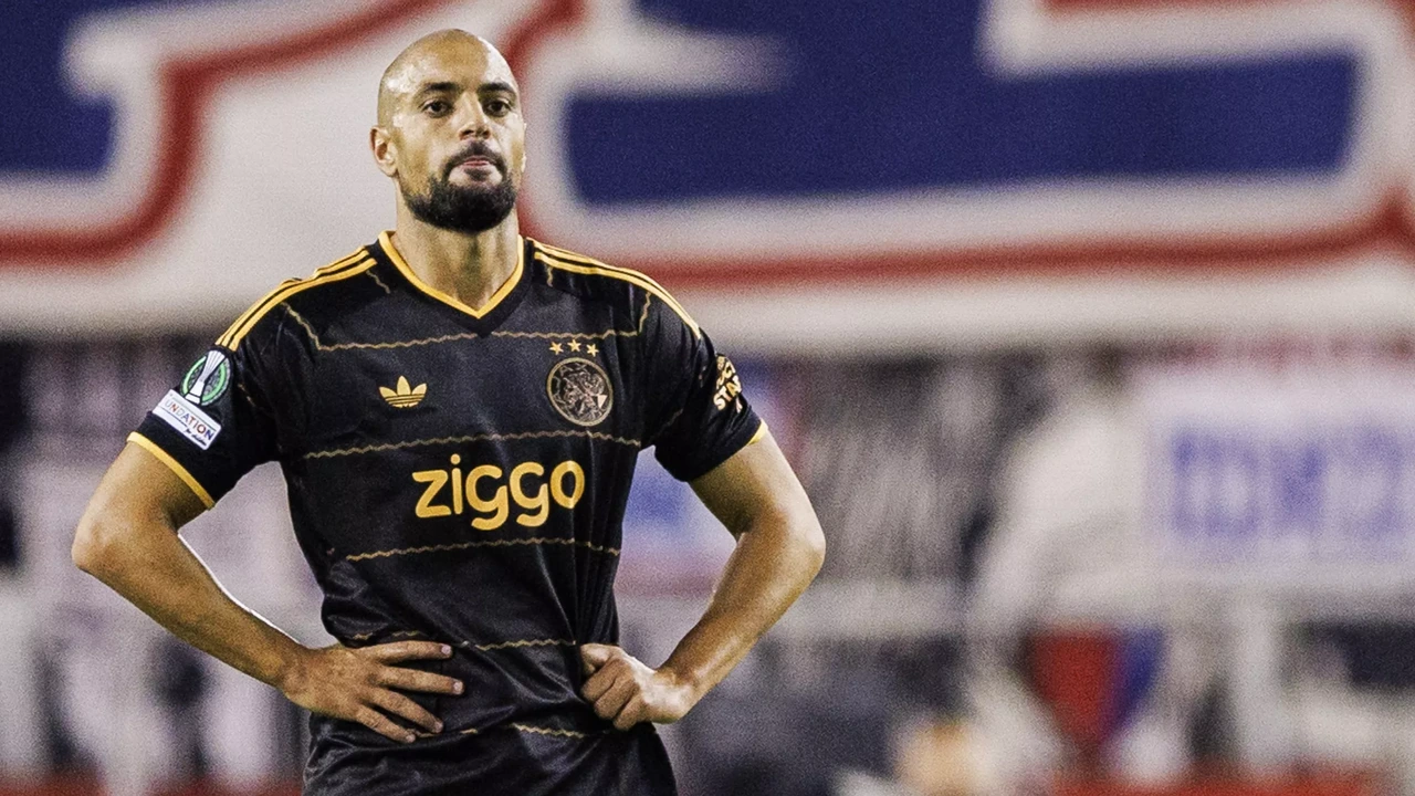 Een balende Sofyan Amrabat