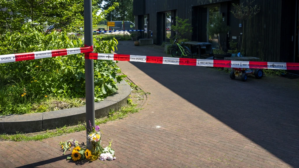 Opgepakt 15-jarig meisje uit Meerstad verdacht van dubbele moord op ouders Opgepakt 15-jarig meisje uit Meerstad verdacht van dubbele moord op ouders