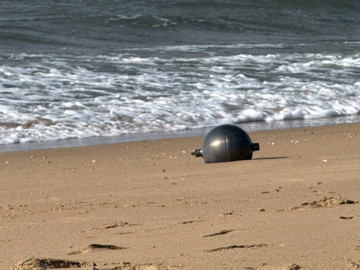 Mysterieuze metalen cilinder aangespoeld op het strand van Green Head
