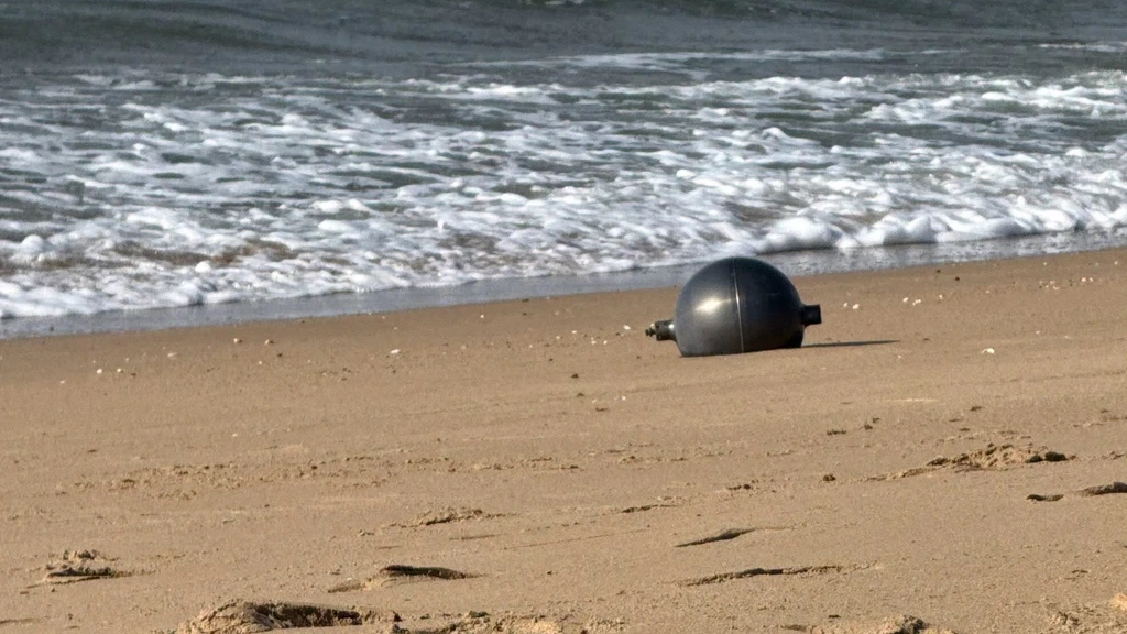 Ruimteballen op Australisch strand: niet van aliens, wel gevaarlijk Ruimteballen op Australisch strand: niet van aliens, wel gevaarlijk